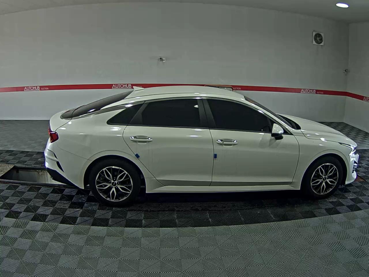 2022 - kia k5