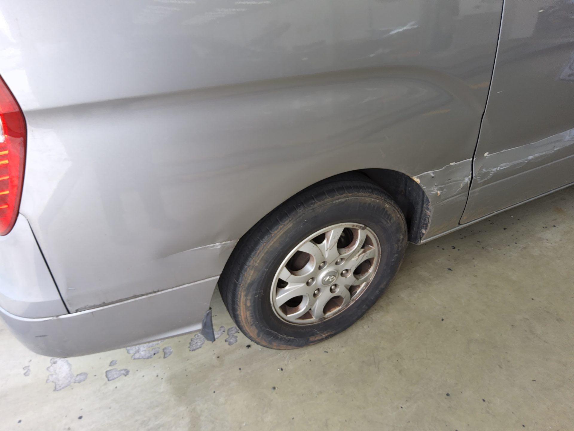 2011 - hyundai grand starex