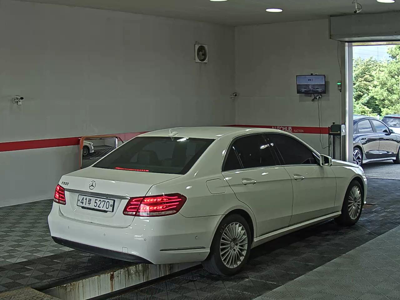 2014 - mercedes-benz e200