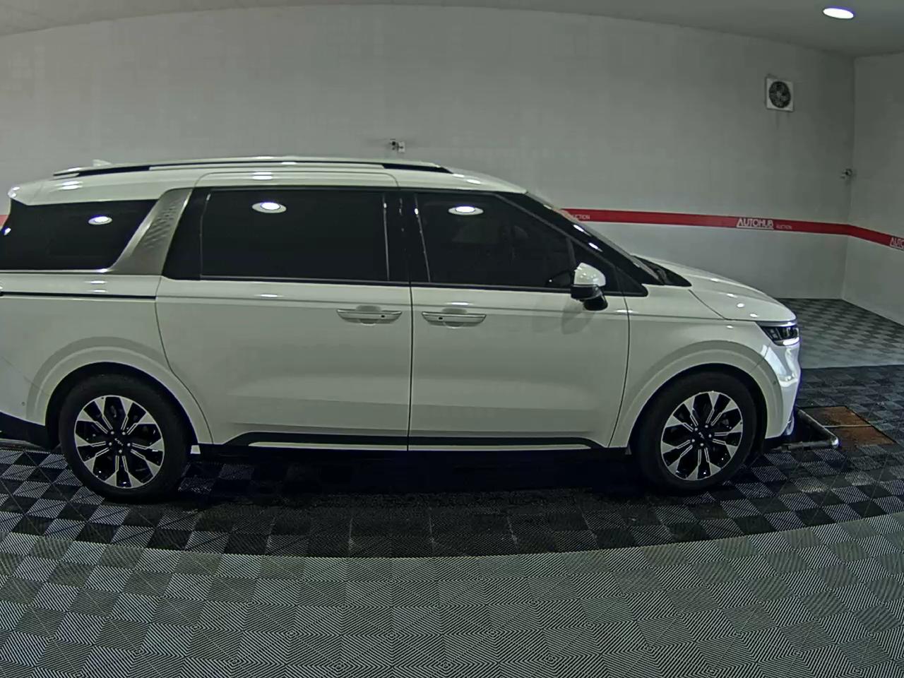 2022 - kia carnival