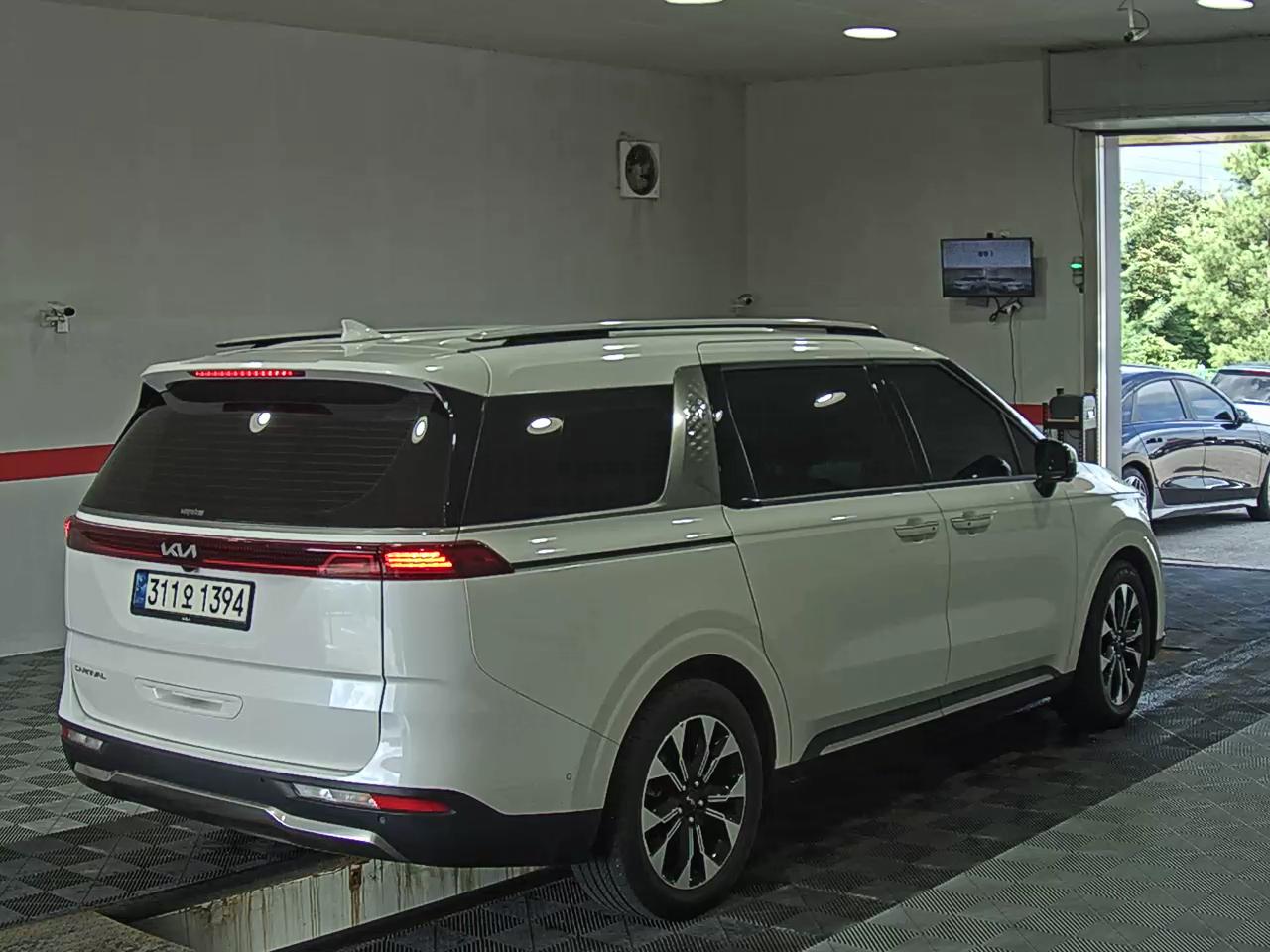 2022 - kia carnival