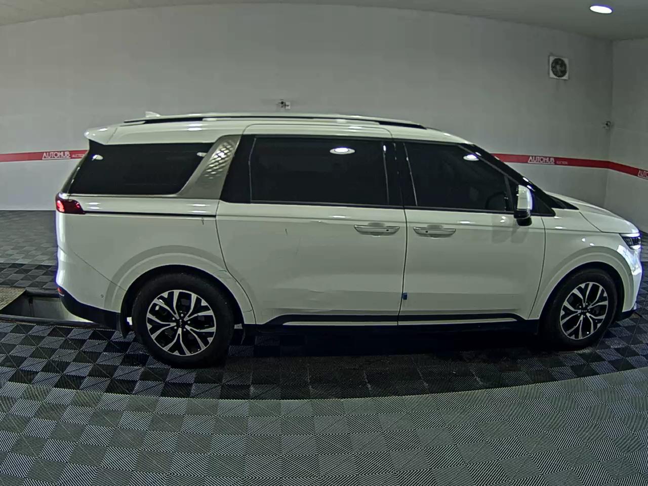 2023 - kia carnival