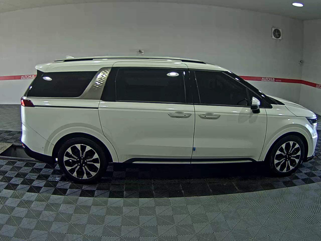 2023 - kia carnival