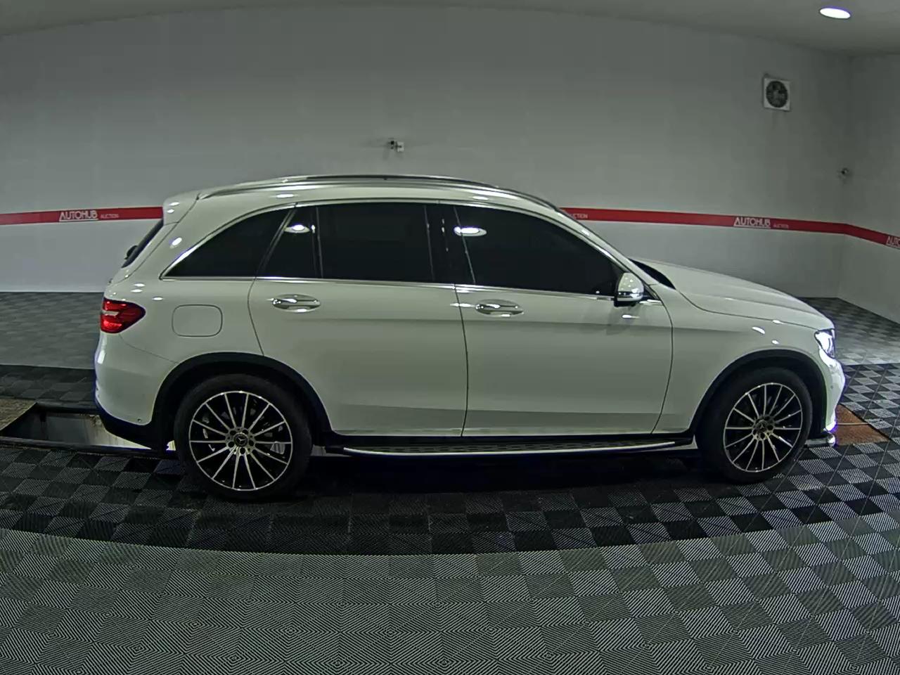 2019 - mercedes-benz glc 300