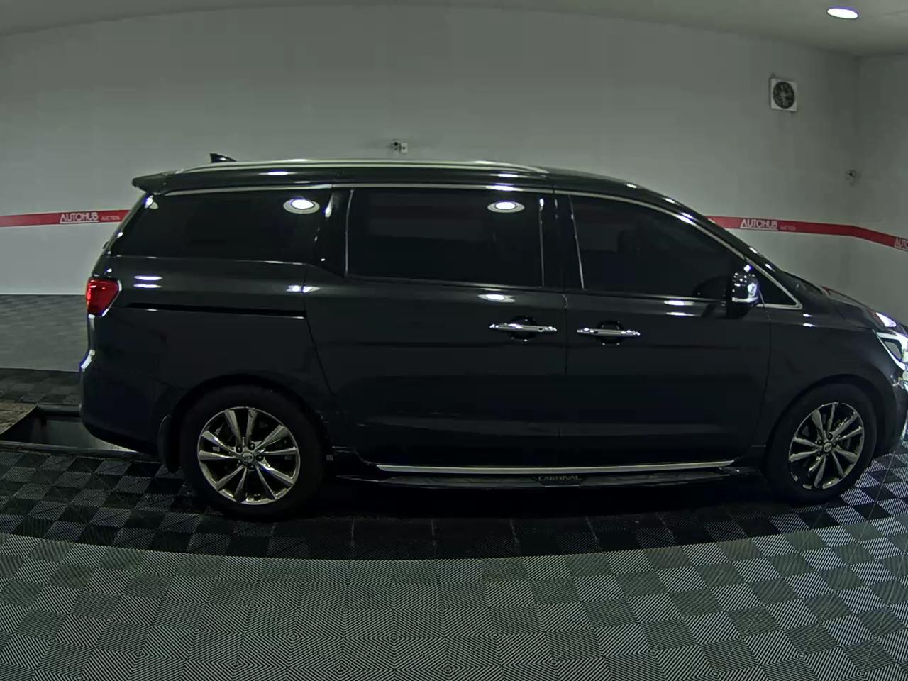 2019 - kia carnival