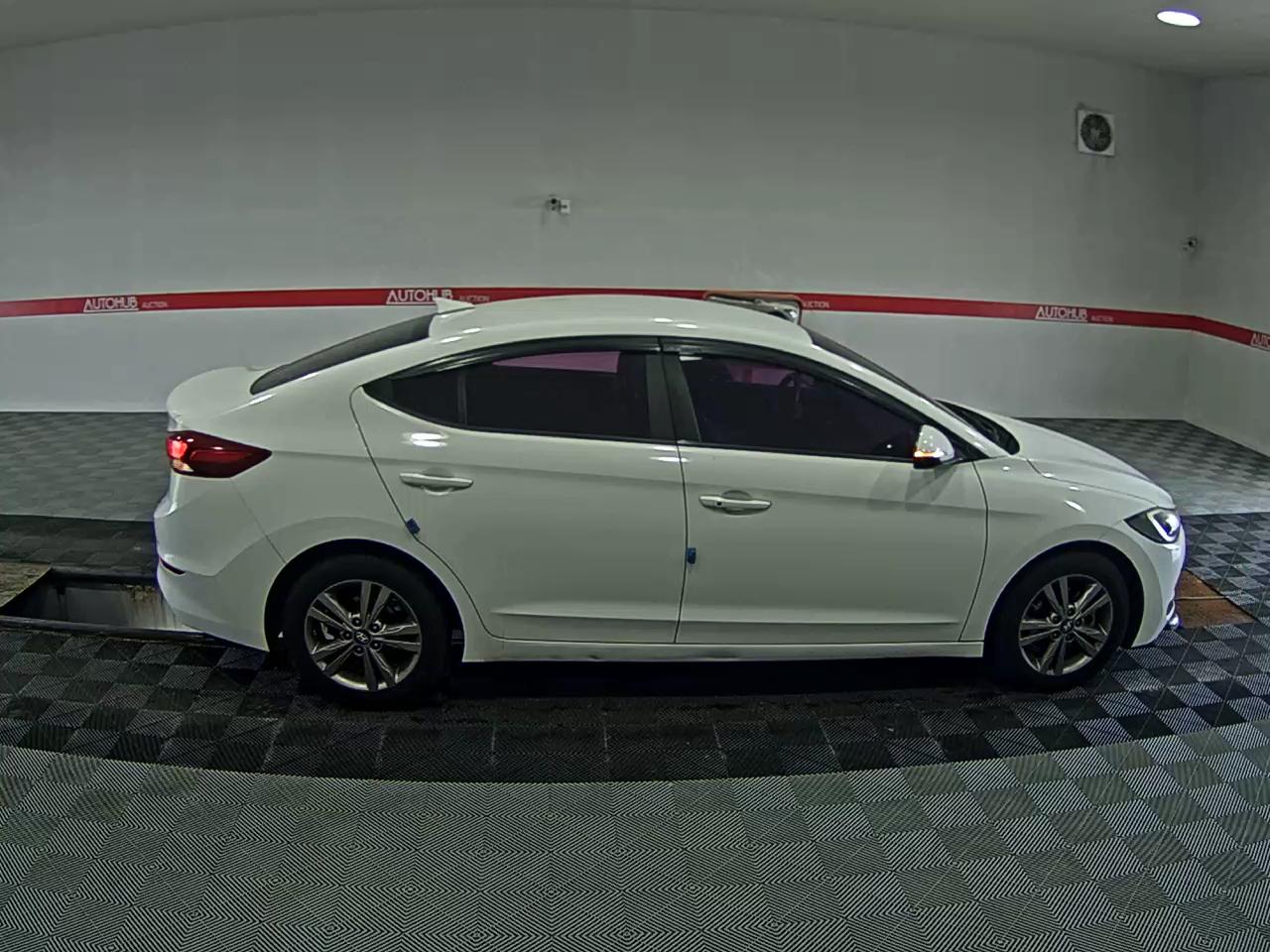 2016 - hyundai avante