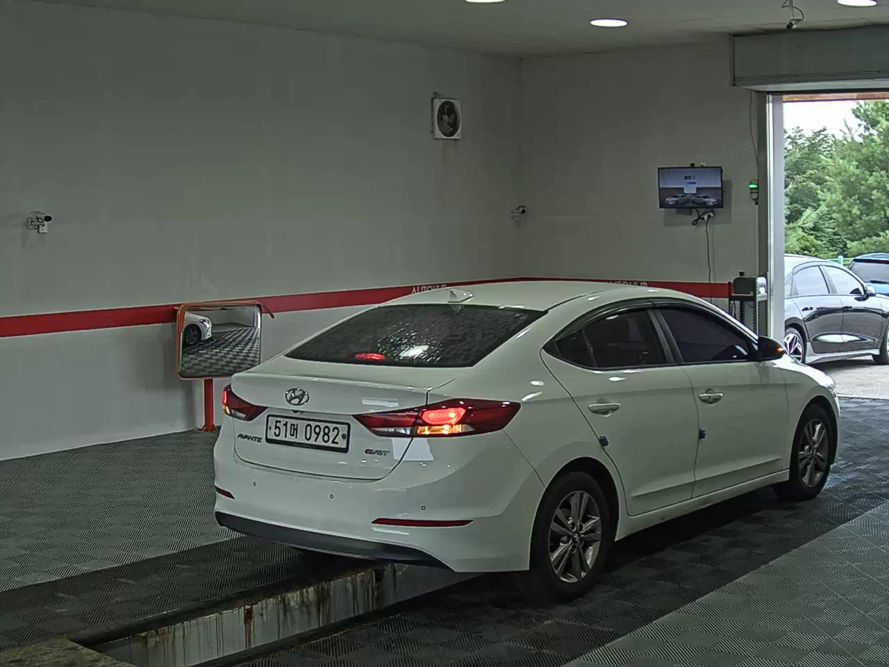 2016 - hyundai avante