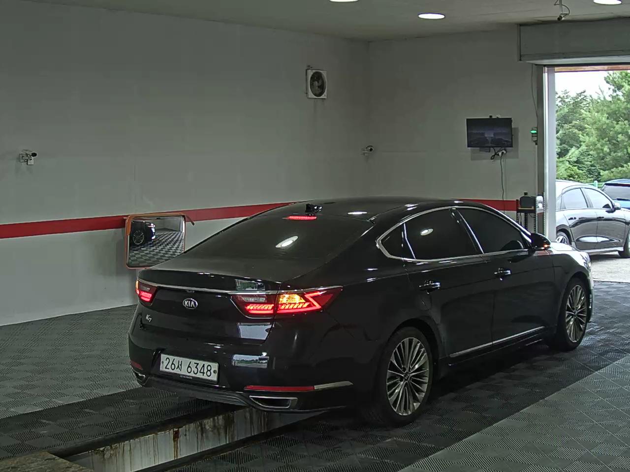 2017 - kia k7
