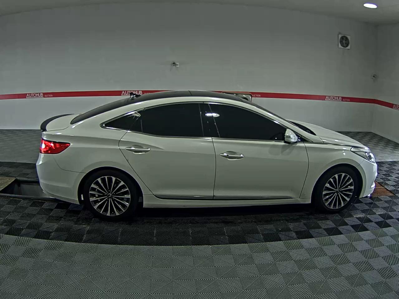 2013 - hyundai grandeur