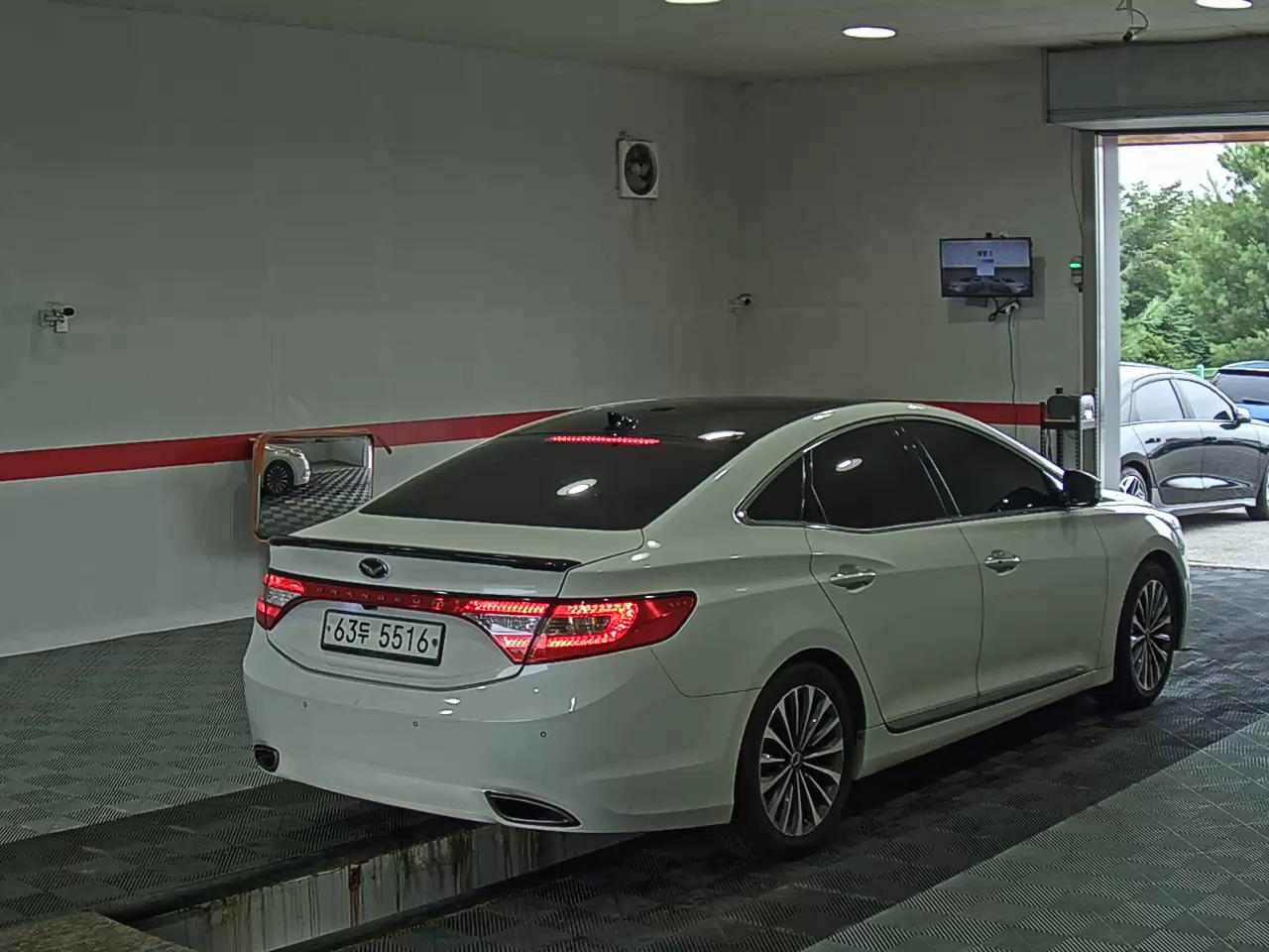 2013 - hyundai grandeur