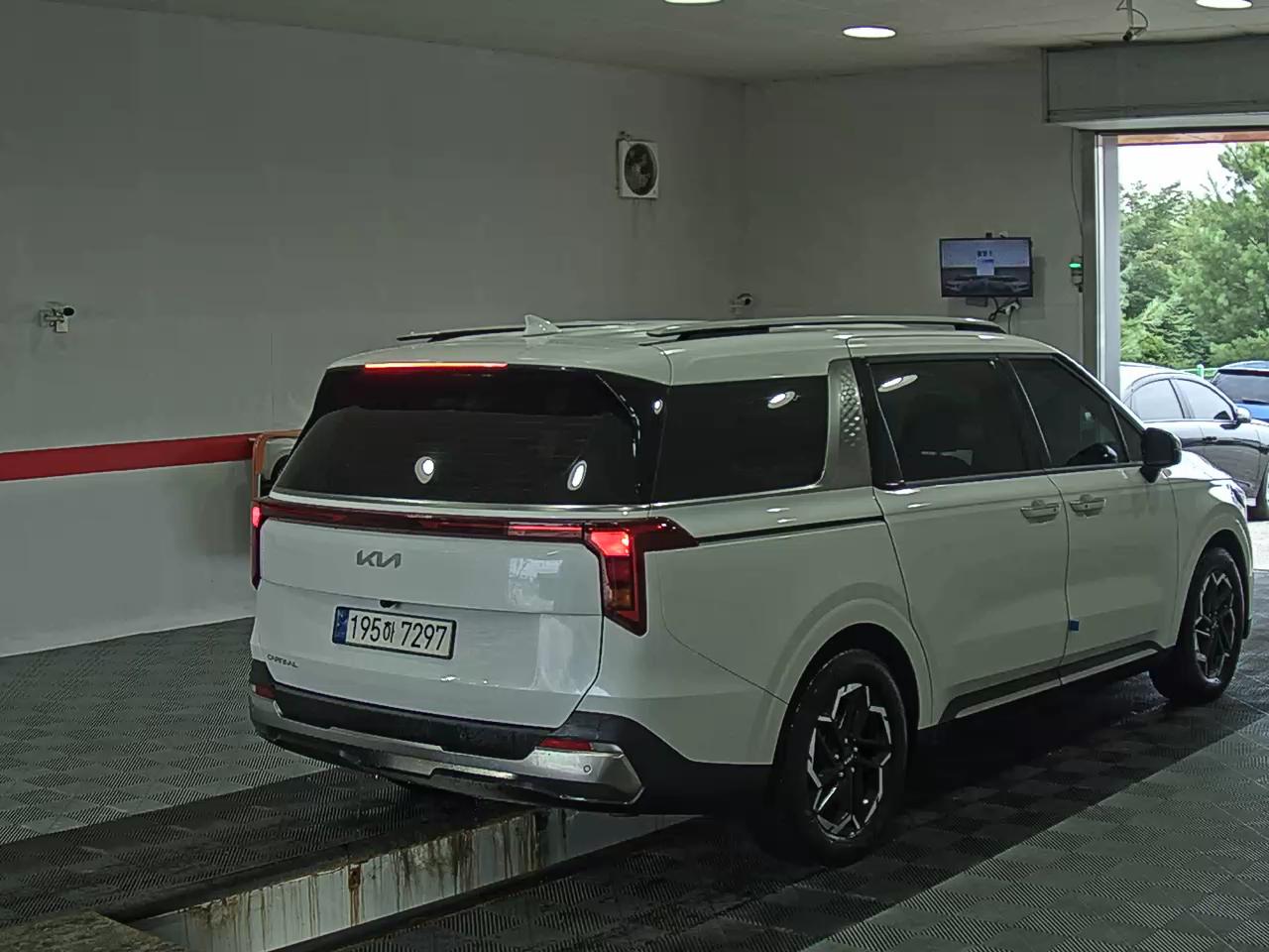 2024 - kia carnival