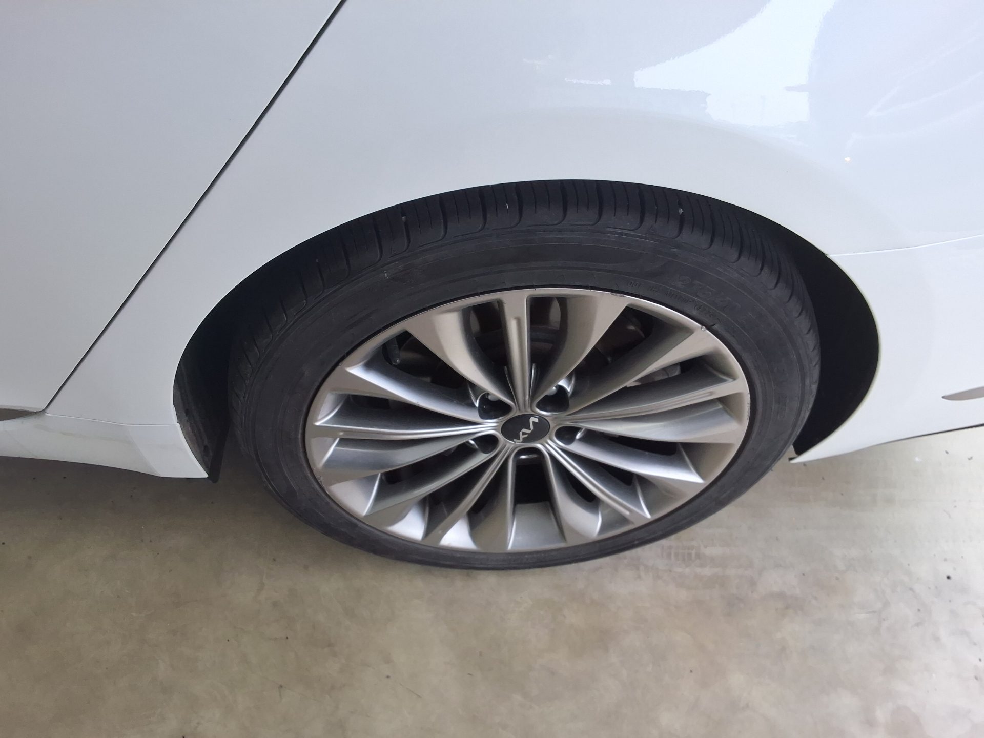2022 - kia k9