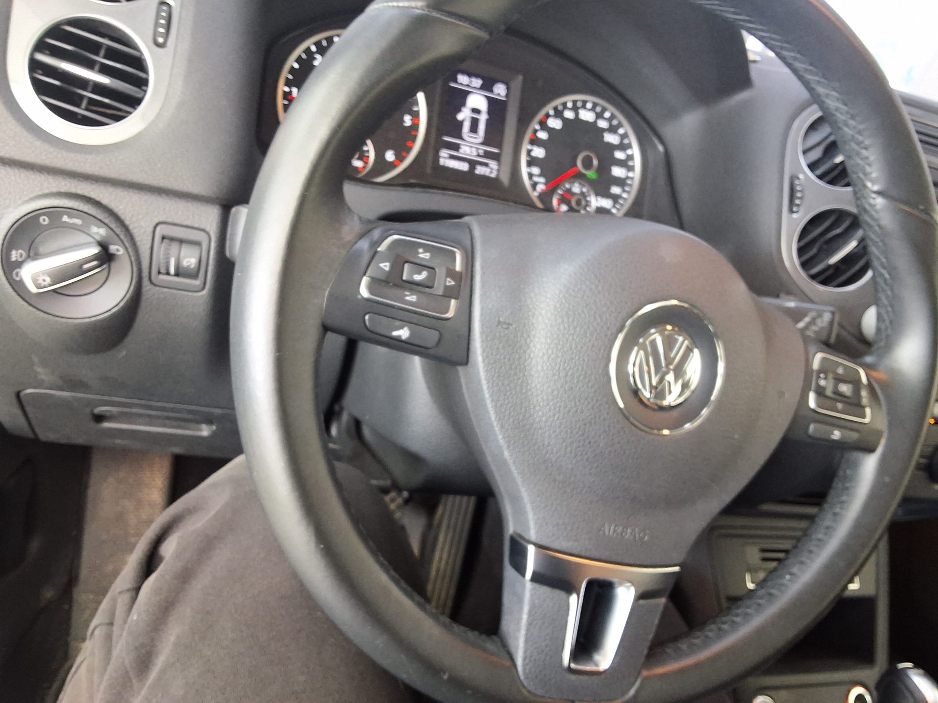 2016 - volkswagen tiguan