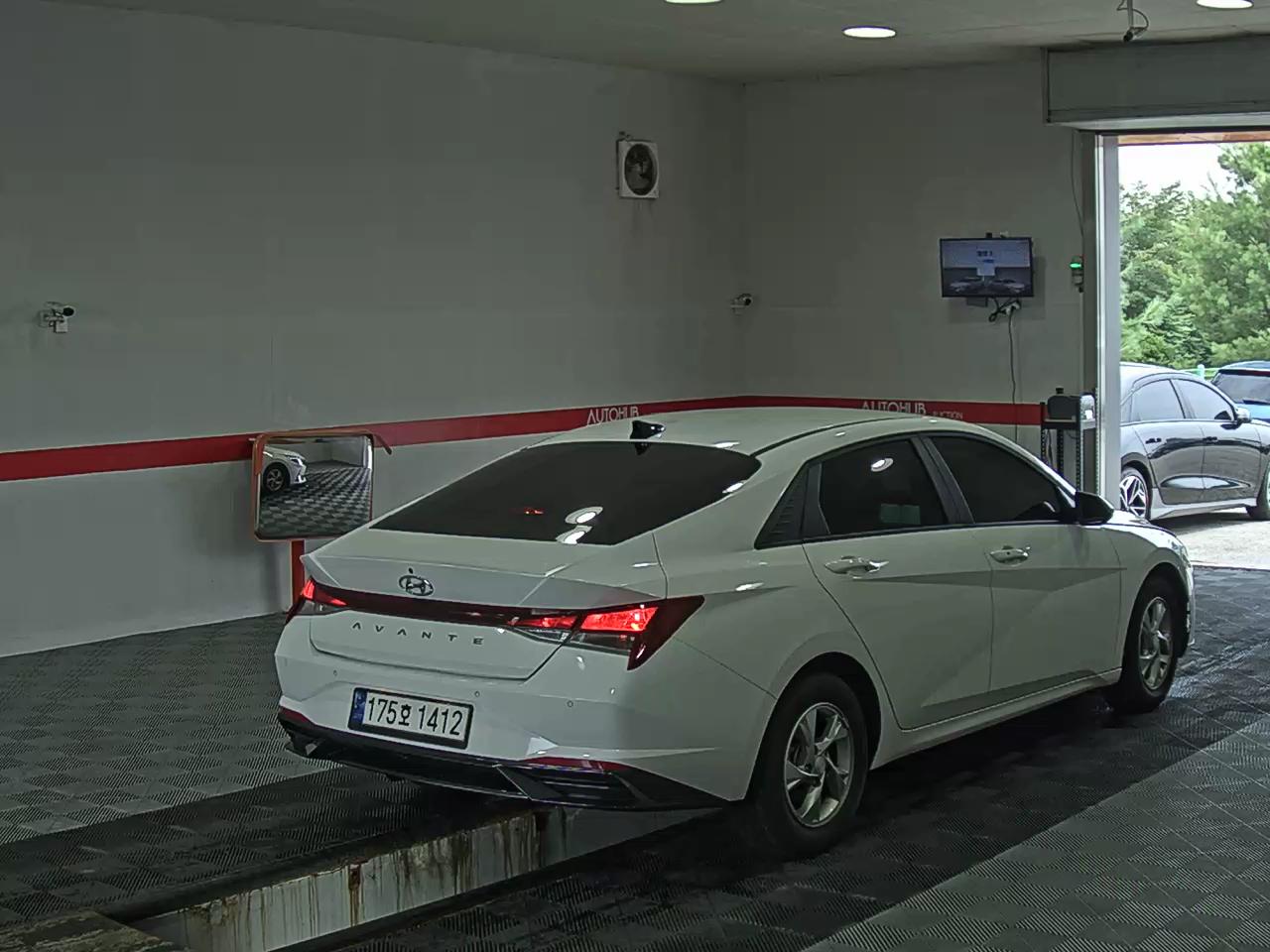 2023 - hyundai avante