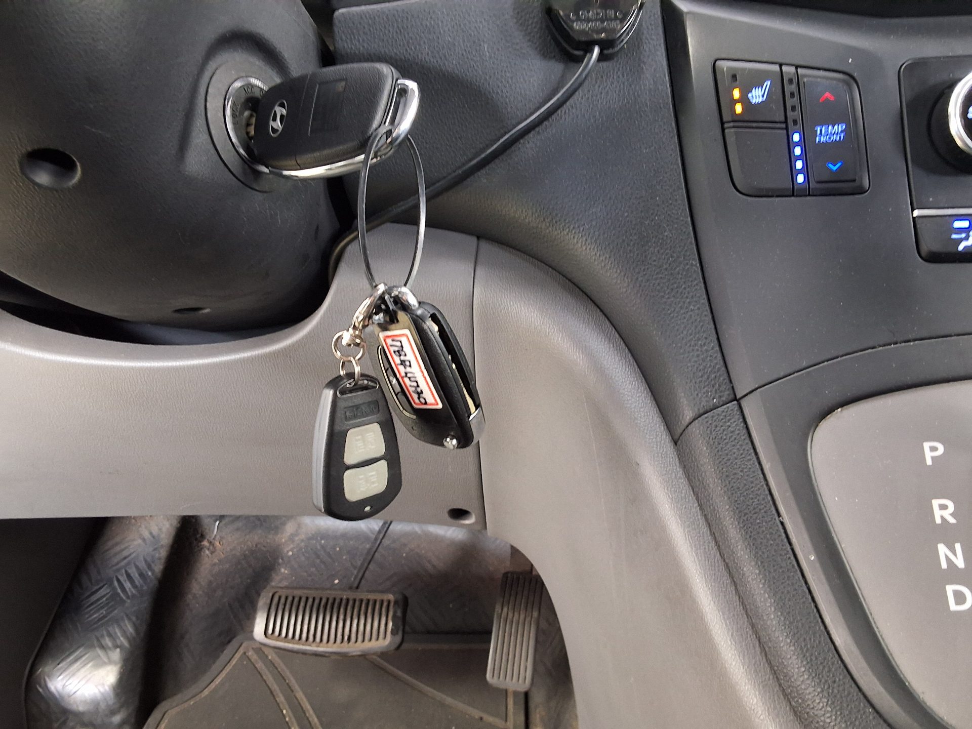 2019 - hyundai grand starex