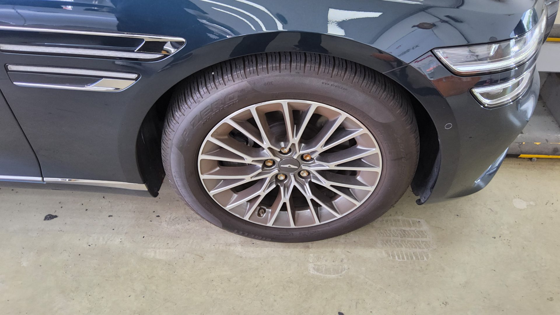 2022 - genesis g80