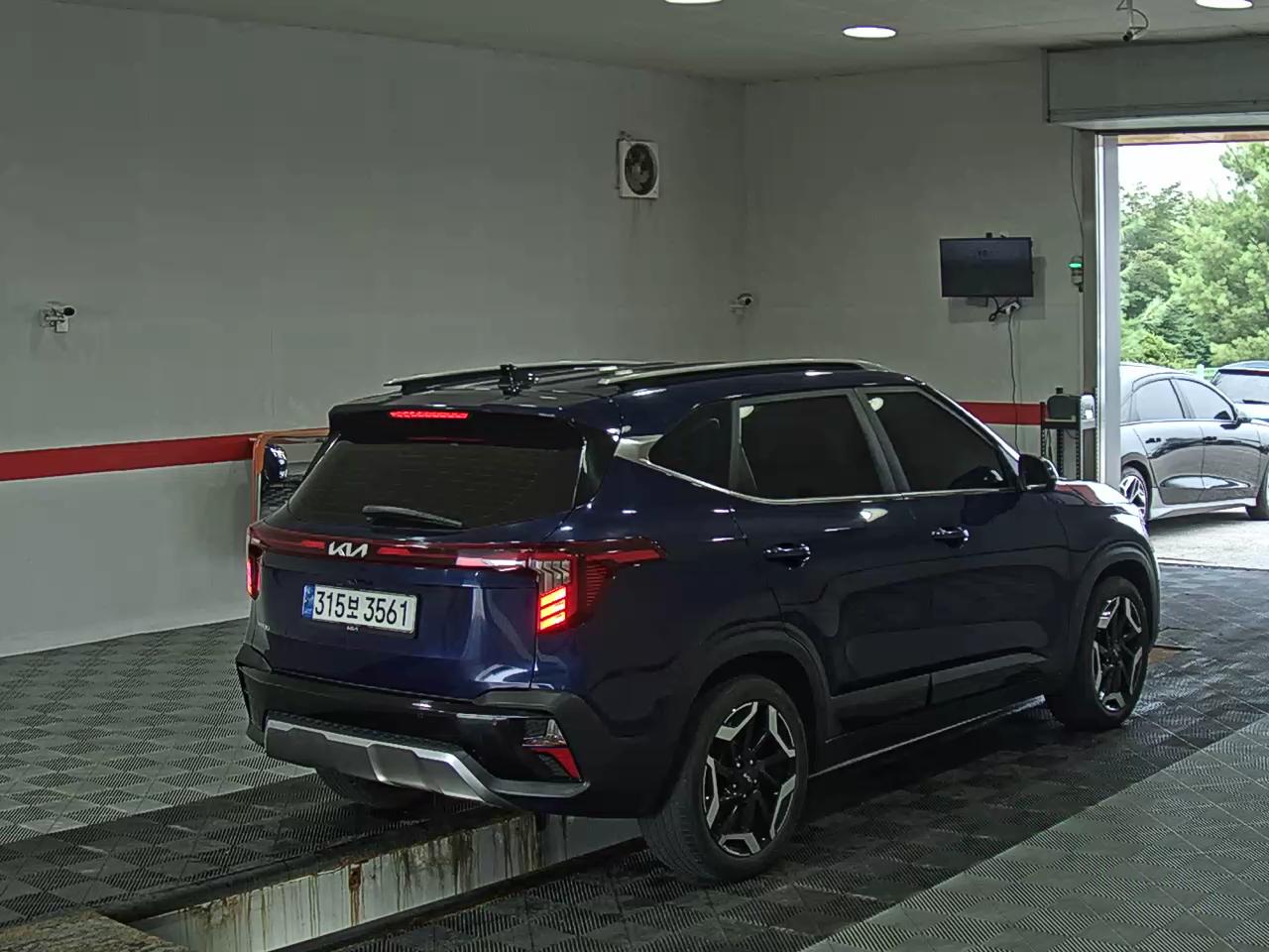 2023 - kia seltos