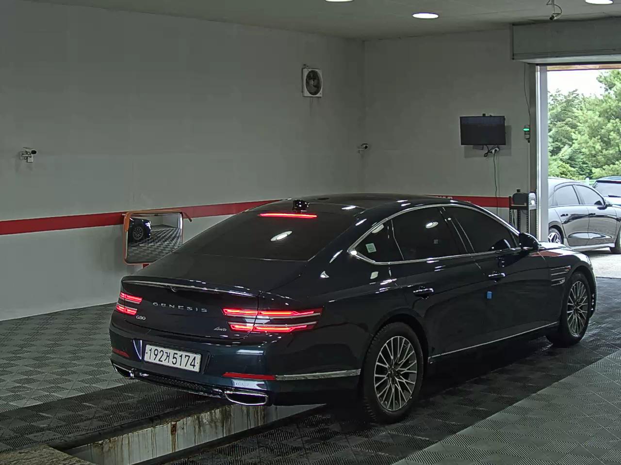 2022 - genesis g80