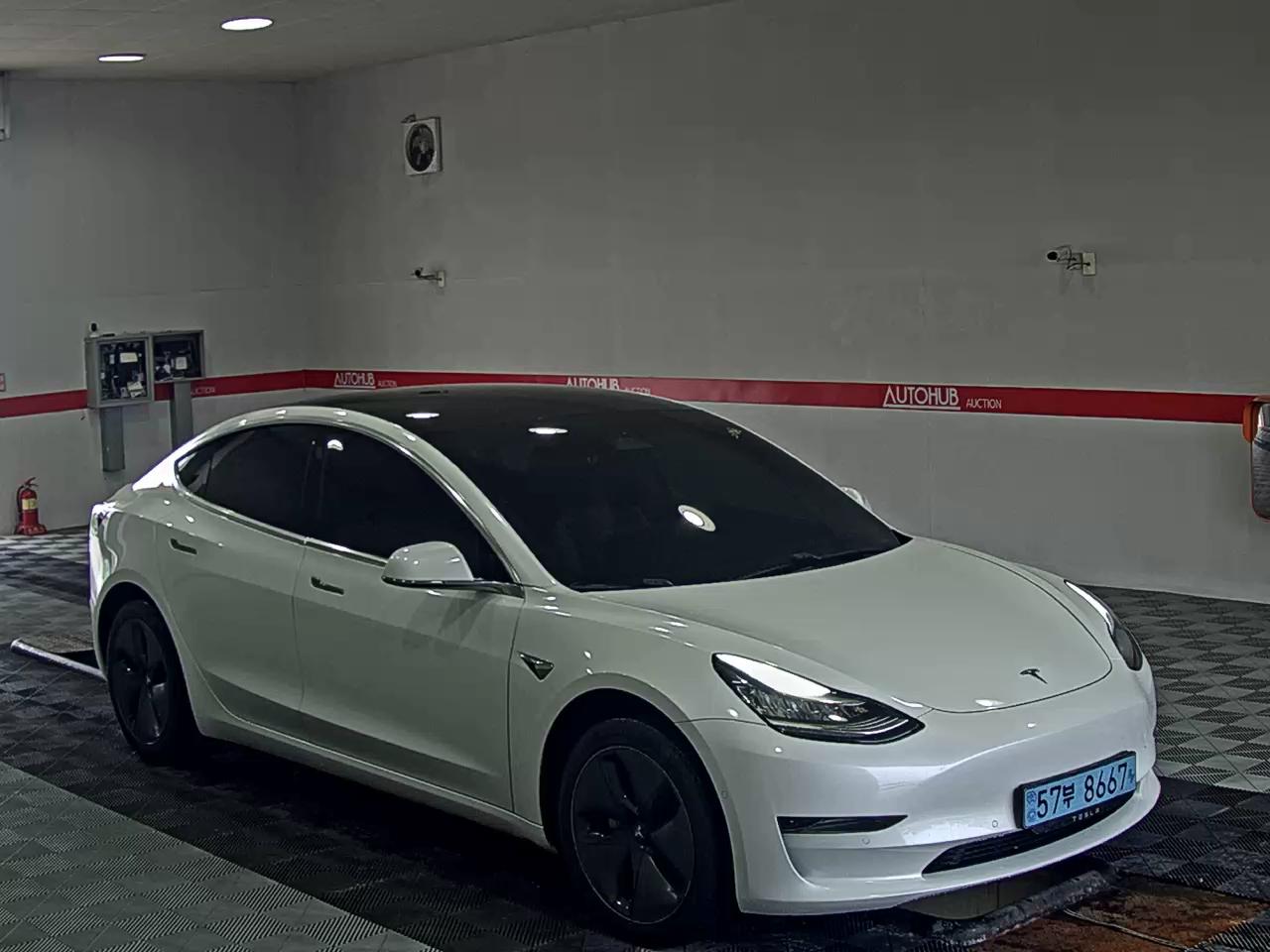 2020 - tesla model 3
