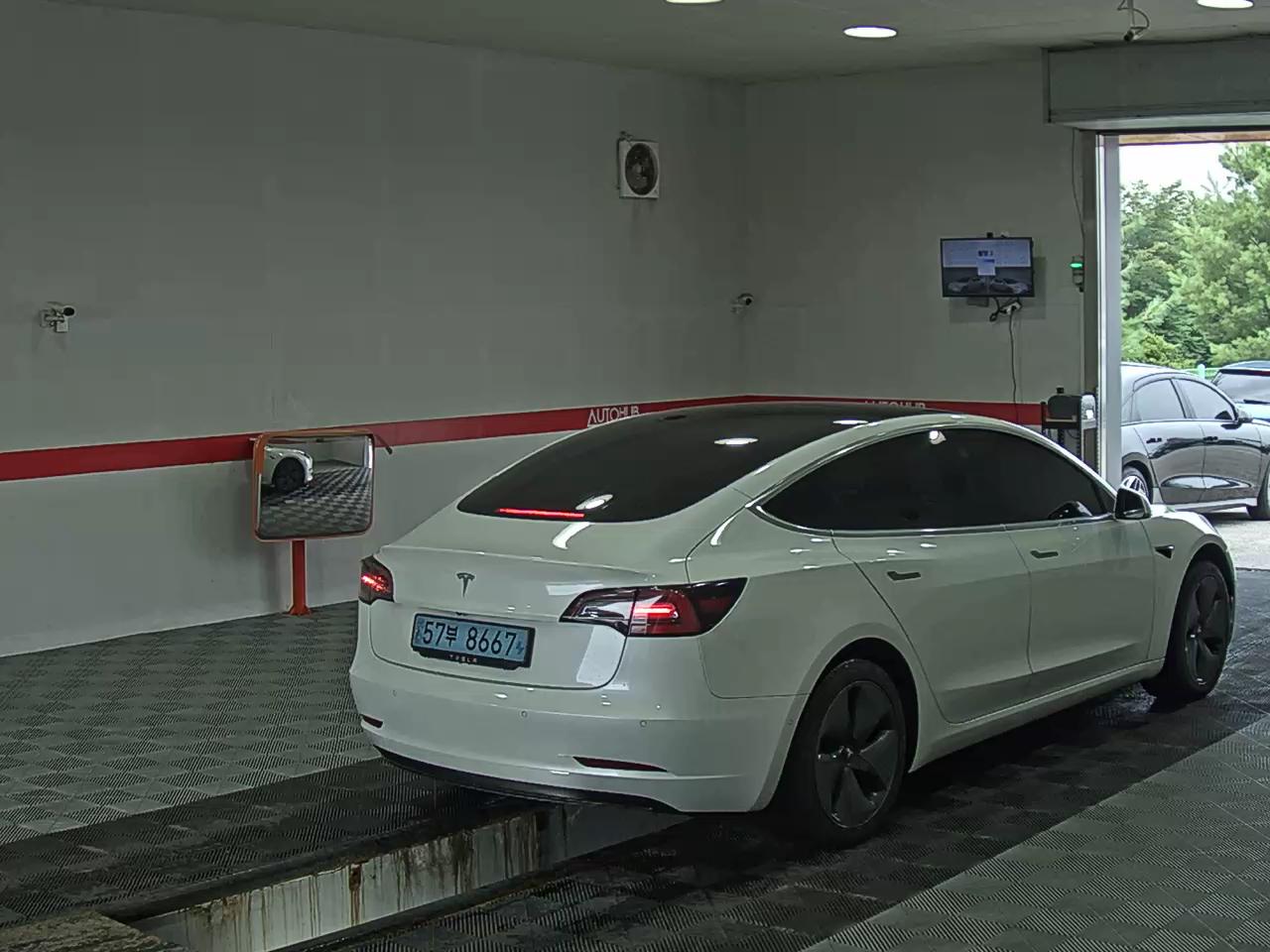 2020 - tesla model 3