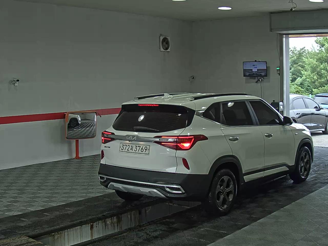 2023 - kia seltos