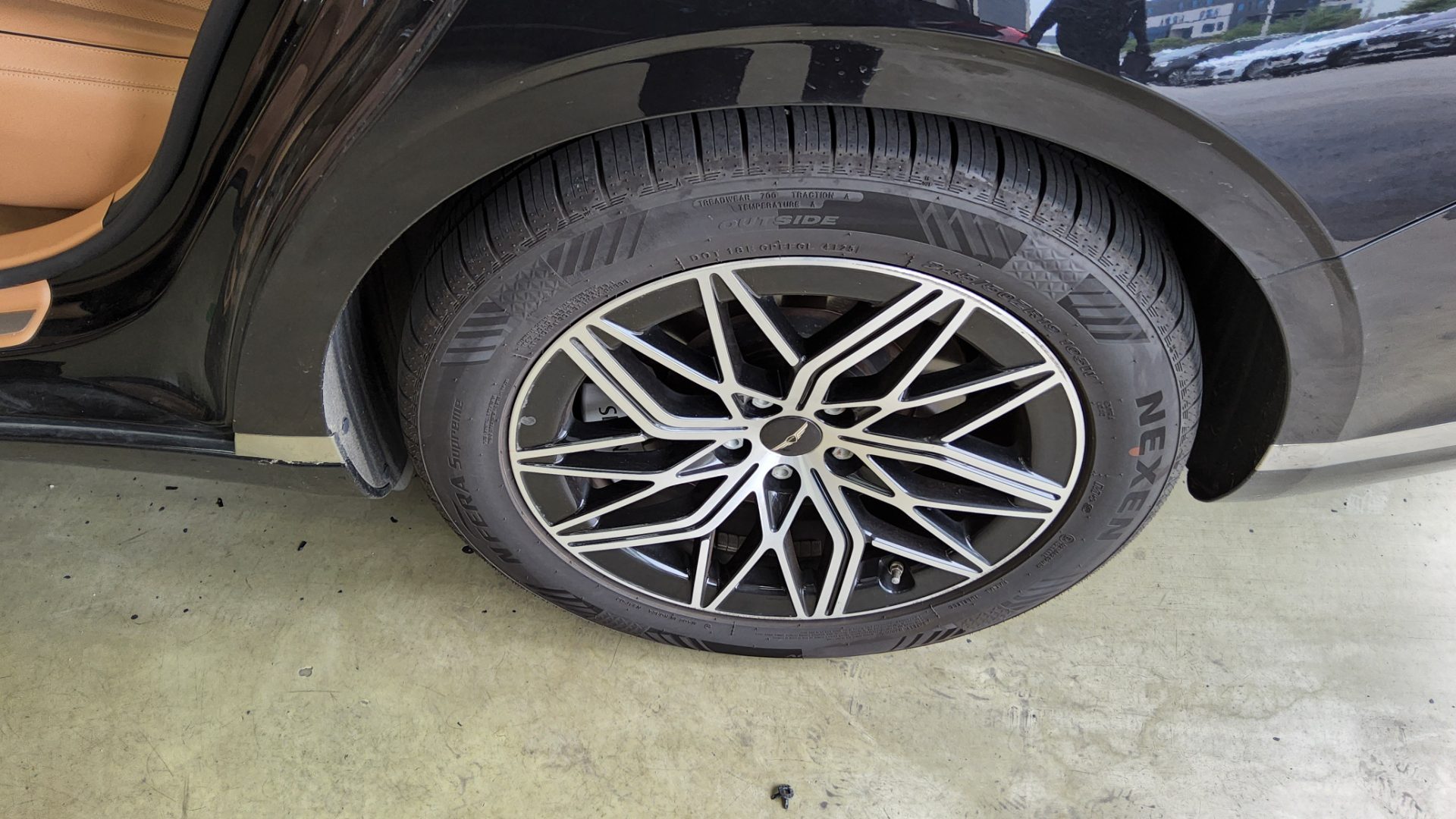 جينيسيس جينيسيس G90 2023 TURBO دفع رباعي BASE
