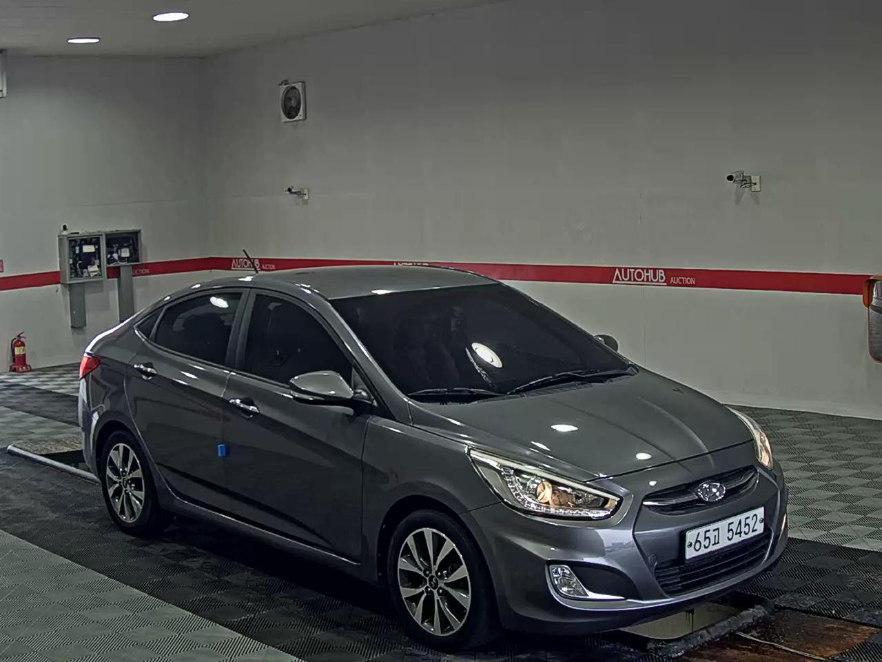 2015 - hyundai accent