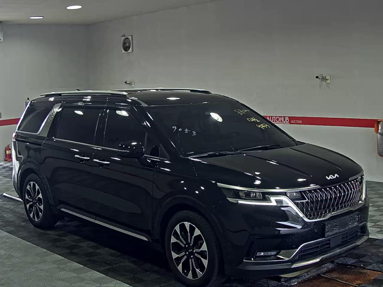 2023 - kia carnival