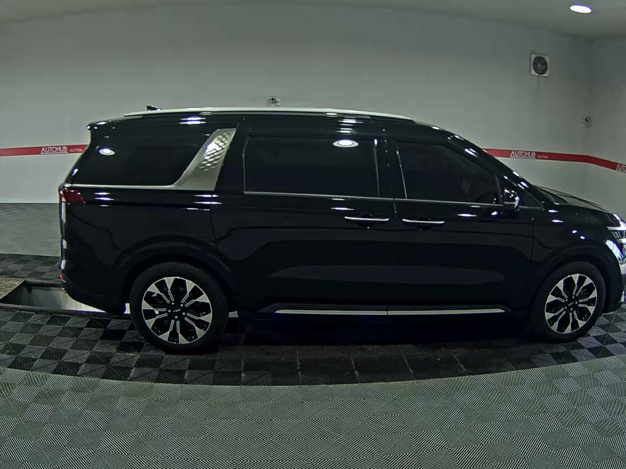 2023 - kia carnival