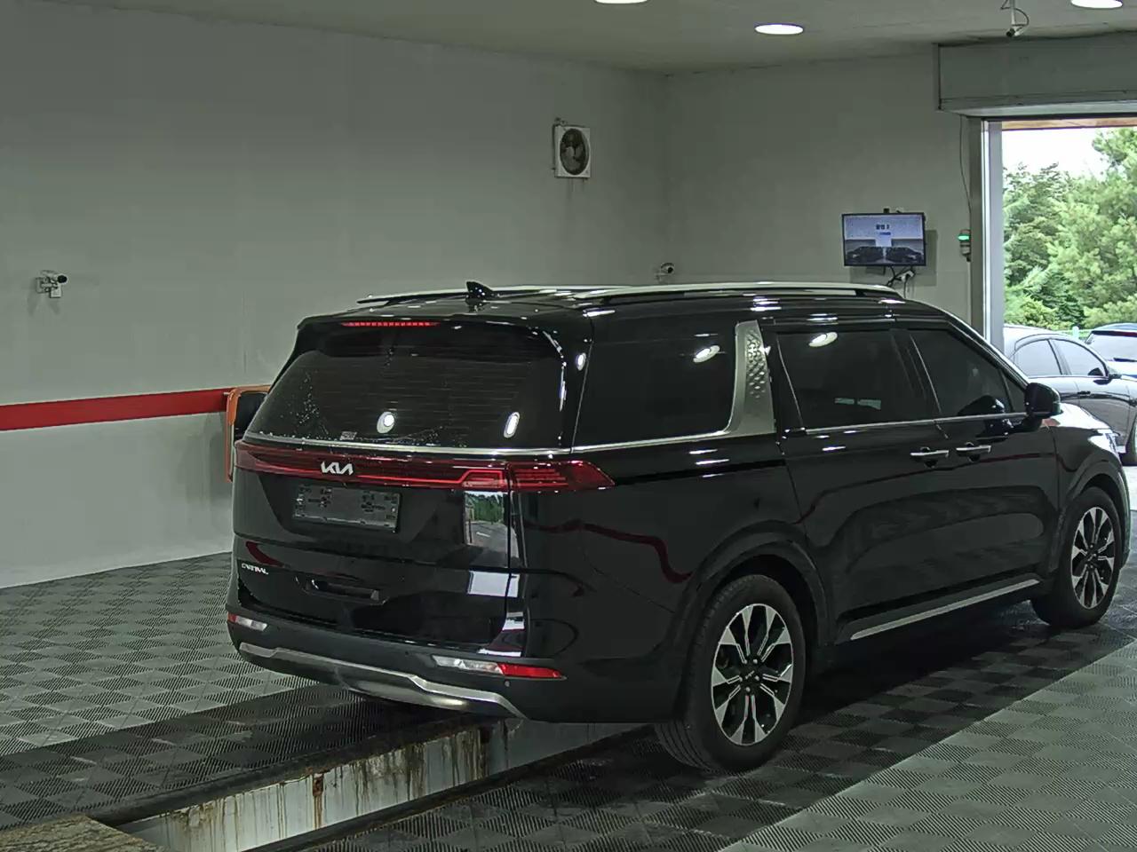 2023 - kia carnival