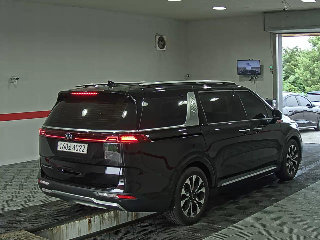 2021 - kia carnival