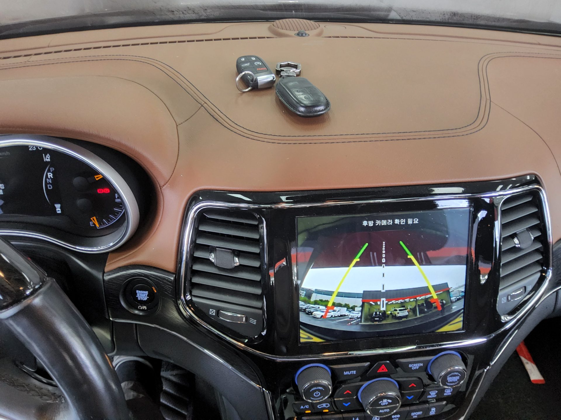 2021 - jeep grand cherokee