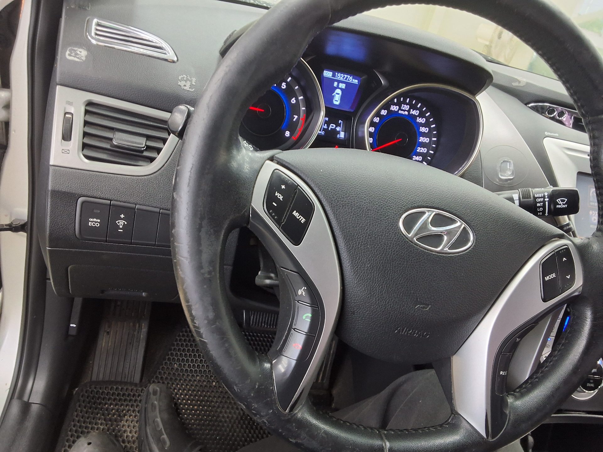 2011 - hyundai avante