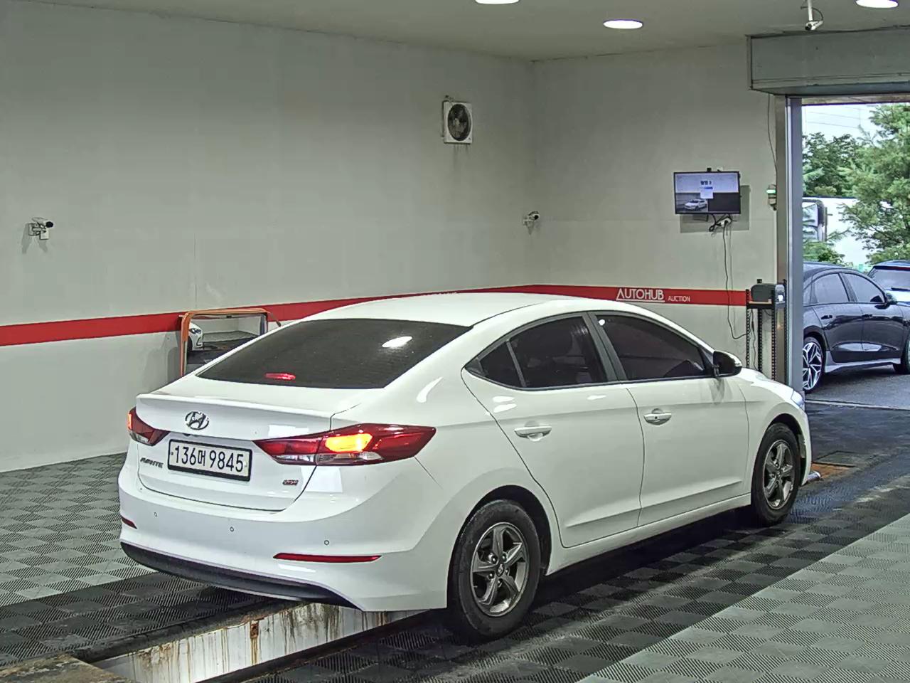 2017 - hyundai avante