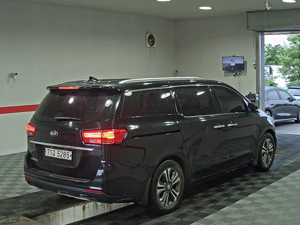 2019 - kia carnival