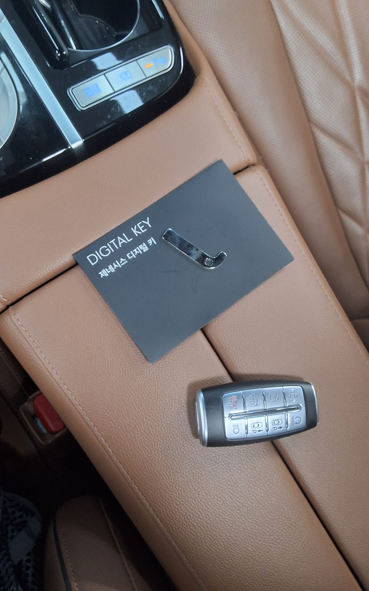 2022 - genesis g80