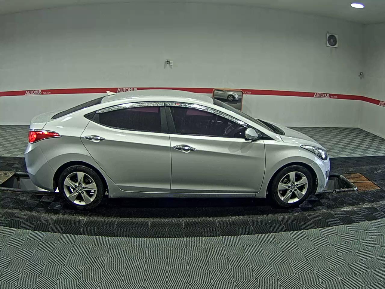 2011 - hyundai avante