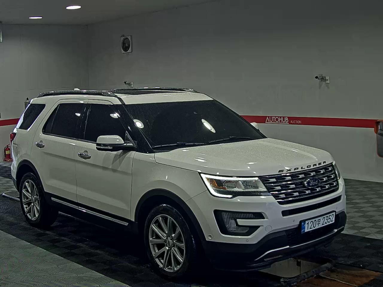 2017 - ford explorer