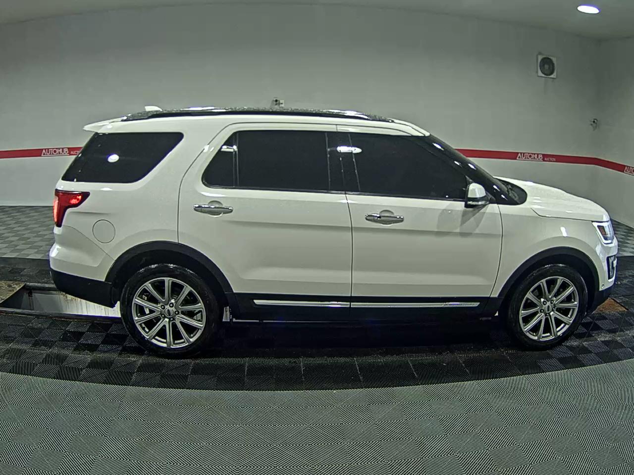 2017 - ford explorer