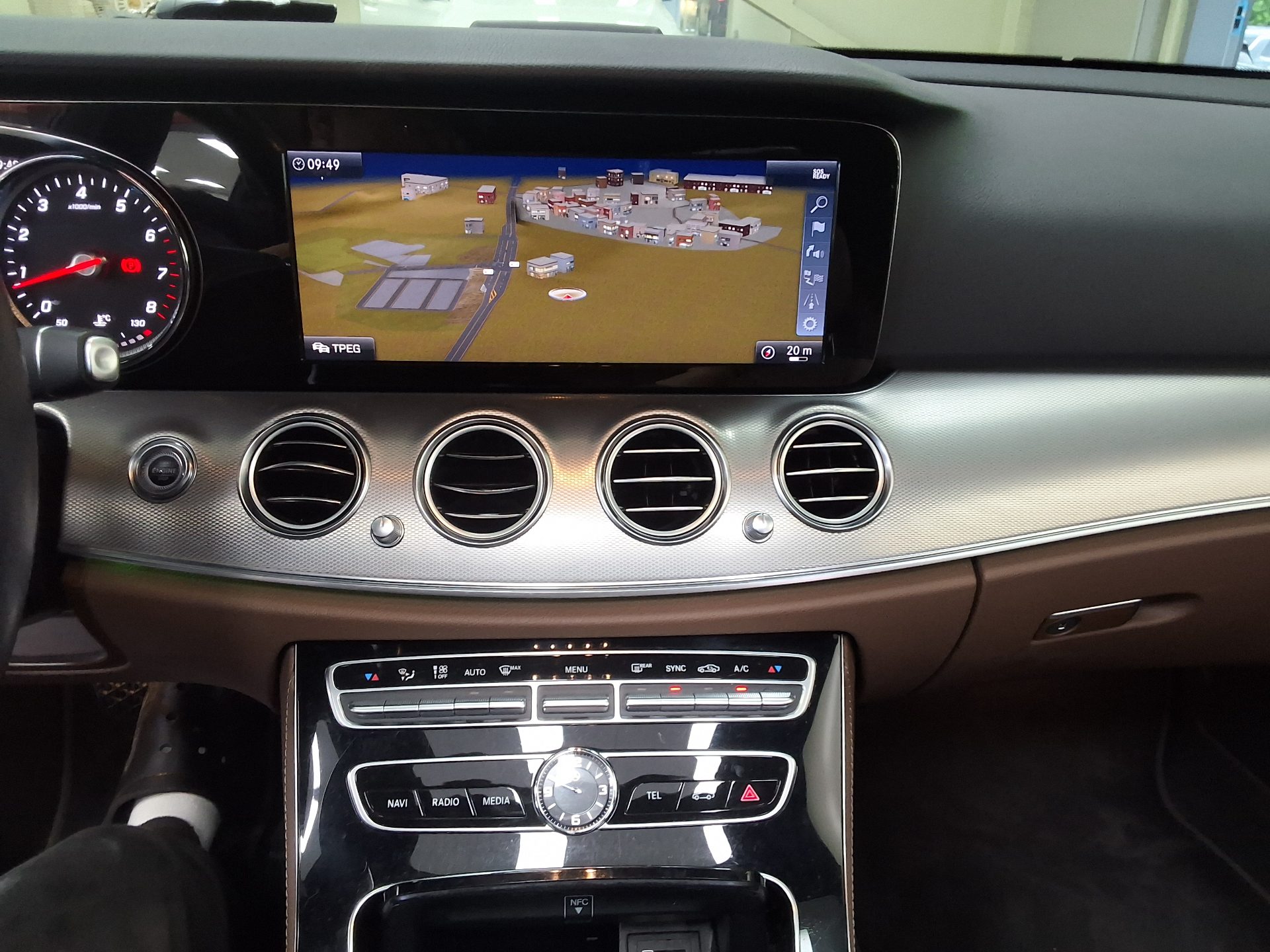 2019 - mercedes-benz e300