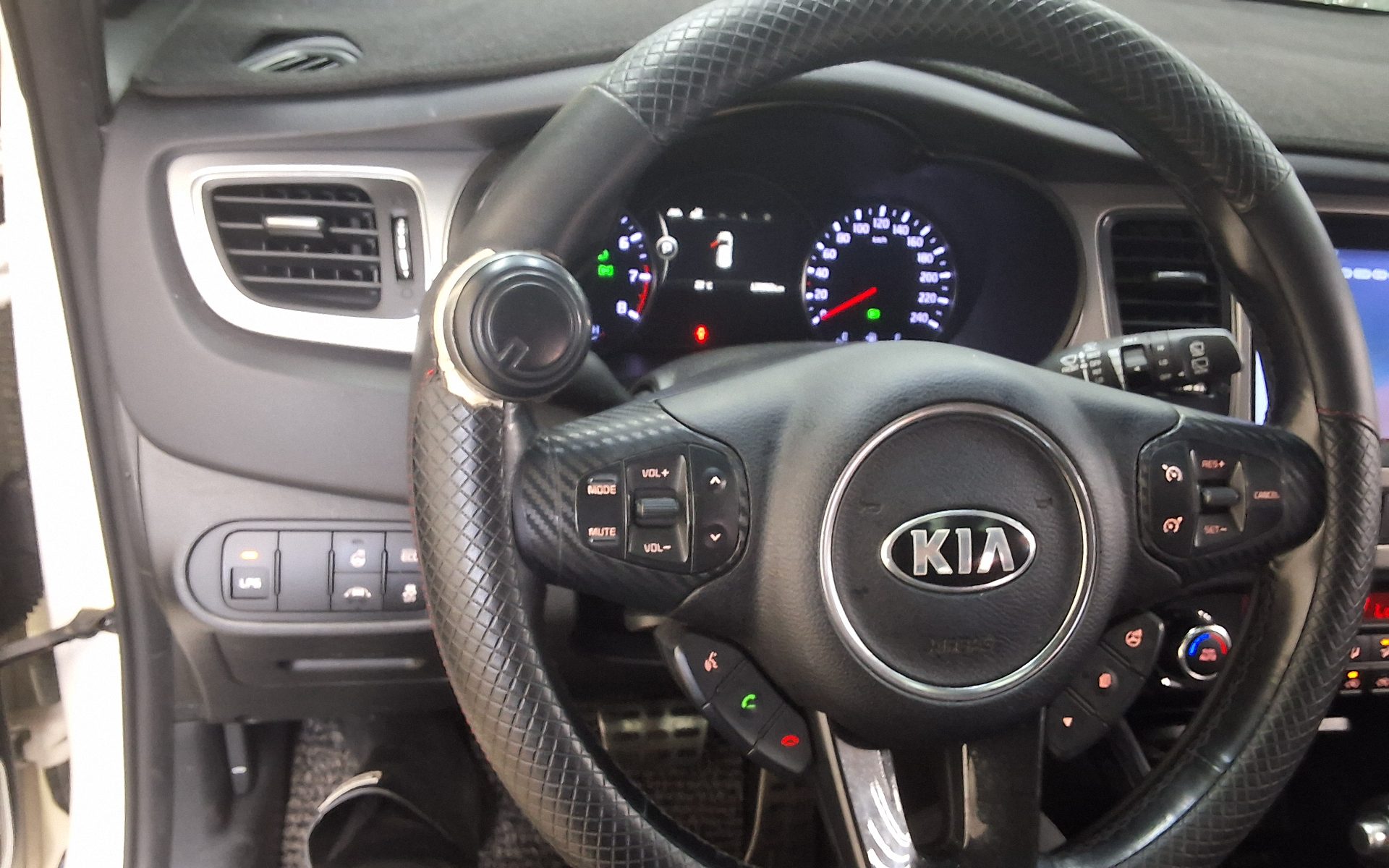 2014 - kia carens