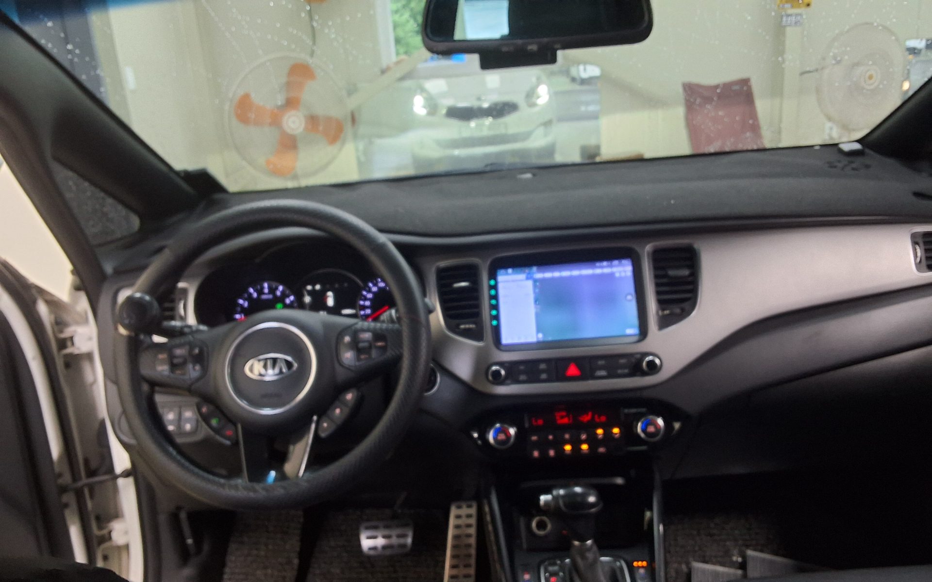 2014 - kia carens
