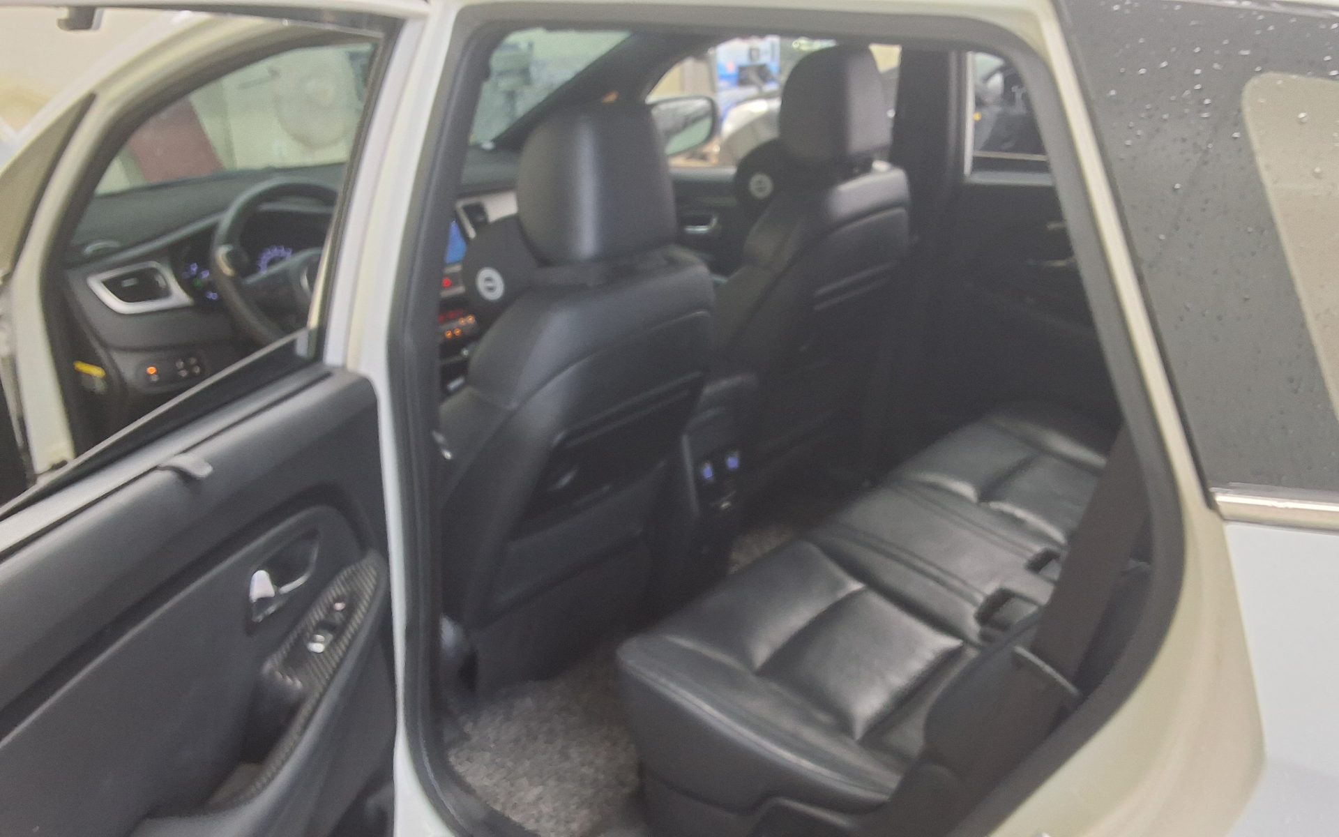 2014 - kia carens