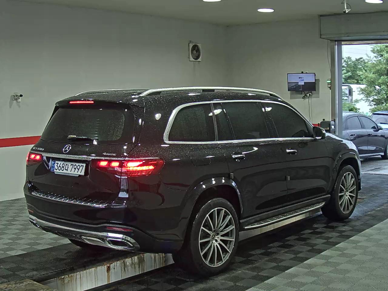 Mercedes-Benz Gls 450D 2024 — صورة 13