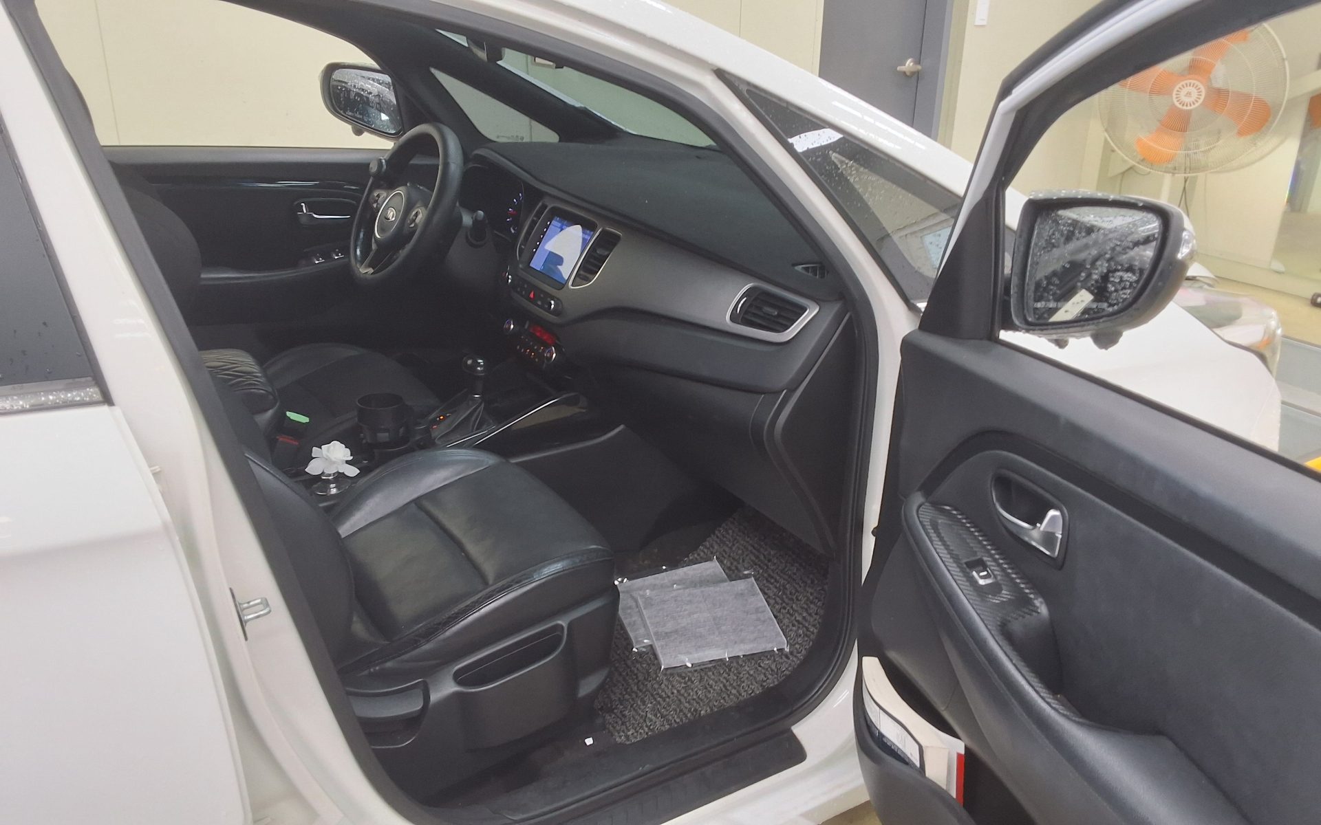 2014 - kia carens