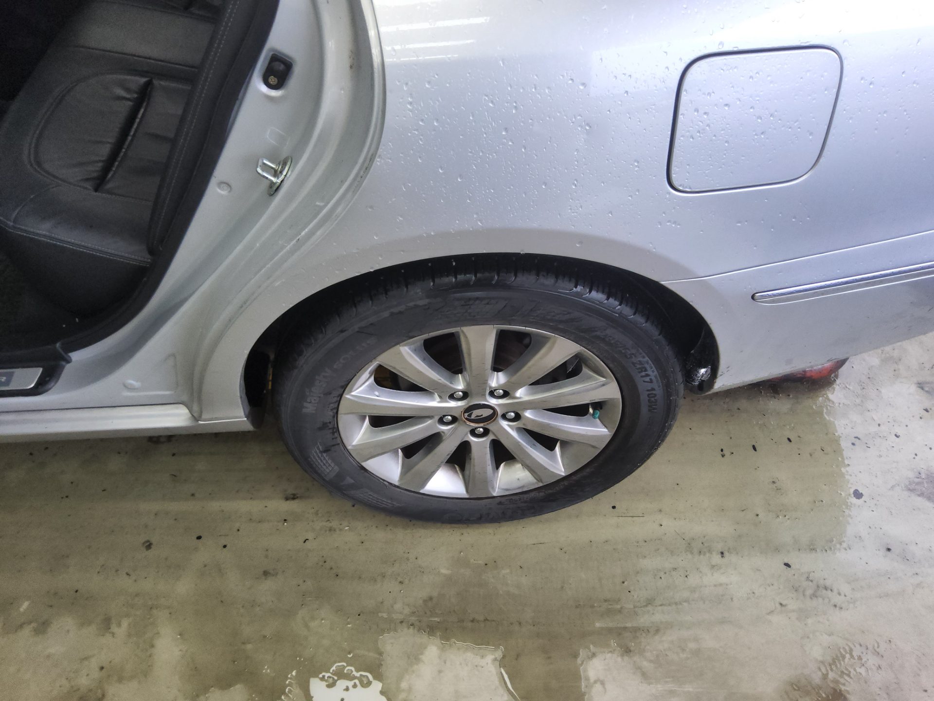 2010 - hyundai grandeur