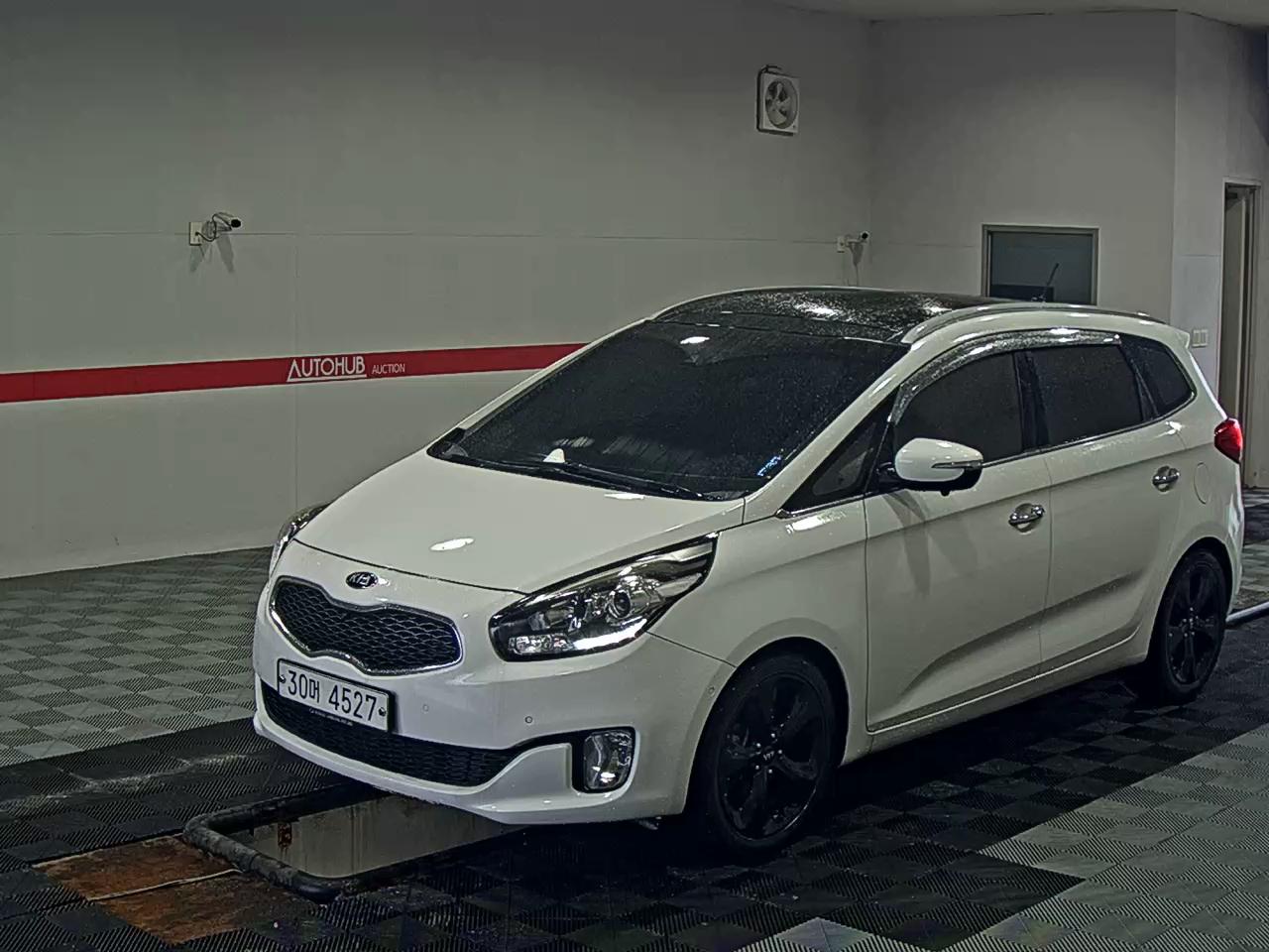 2014 - kia carens