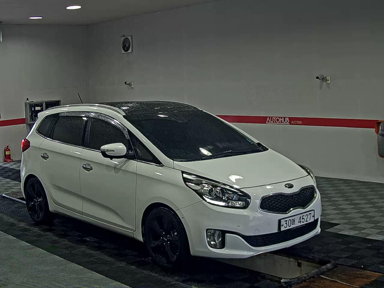 2014 - kia carens