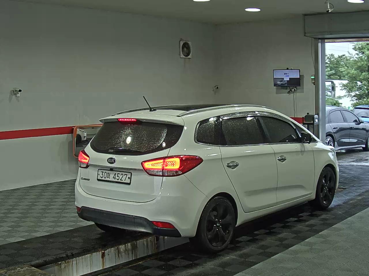 2014 - kia carens
