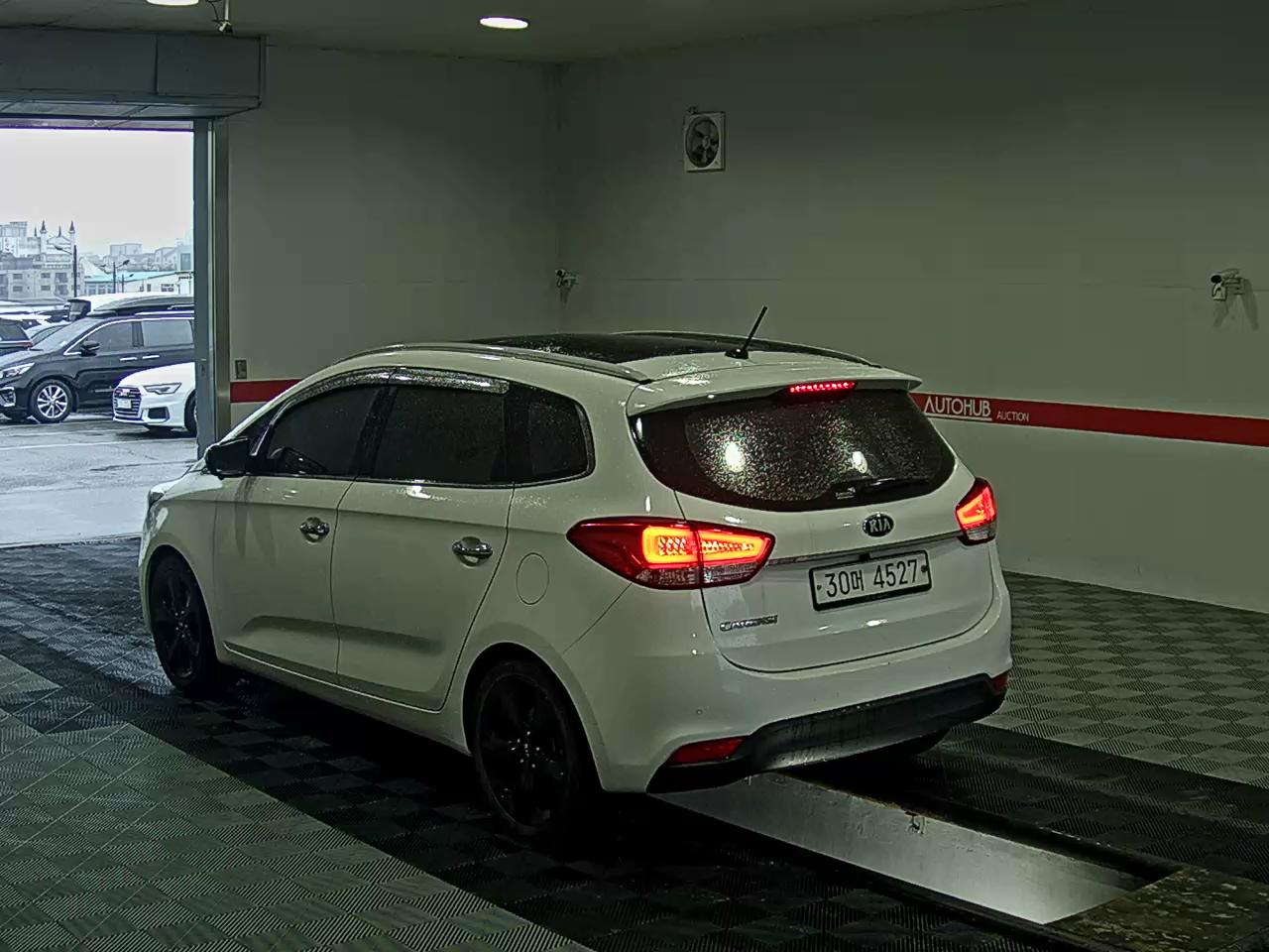 2014 - kia carens